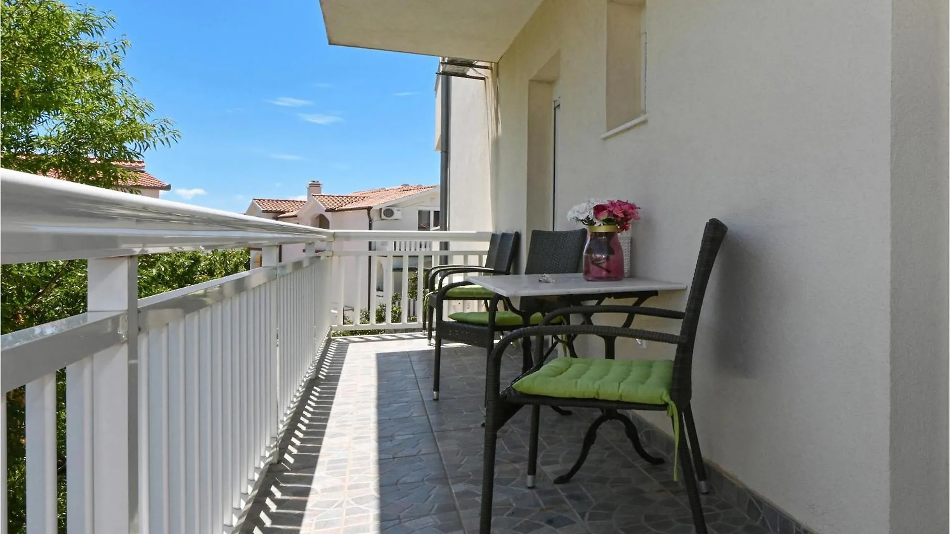 Amazing Apartment In Okrug Gornji With Wifi