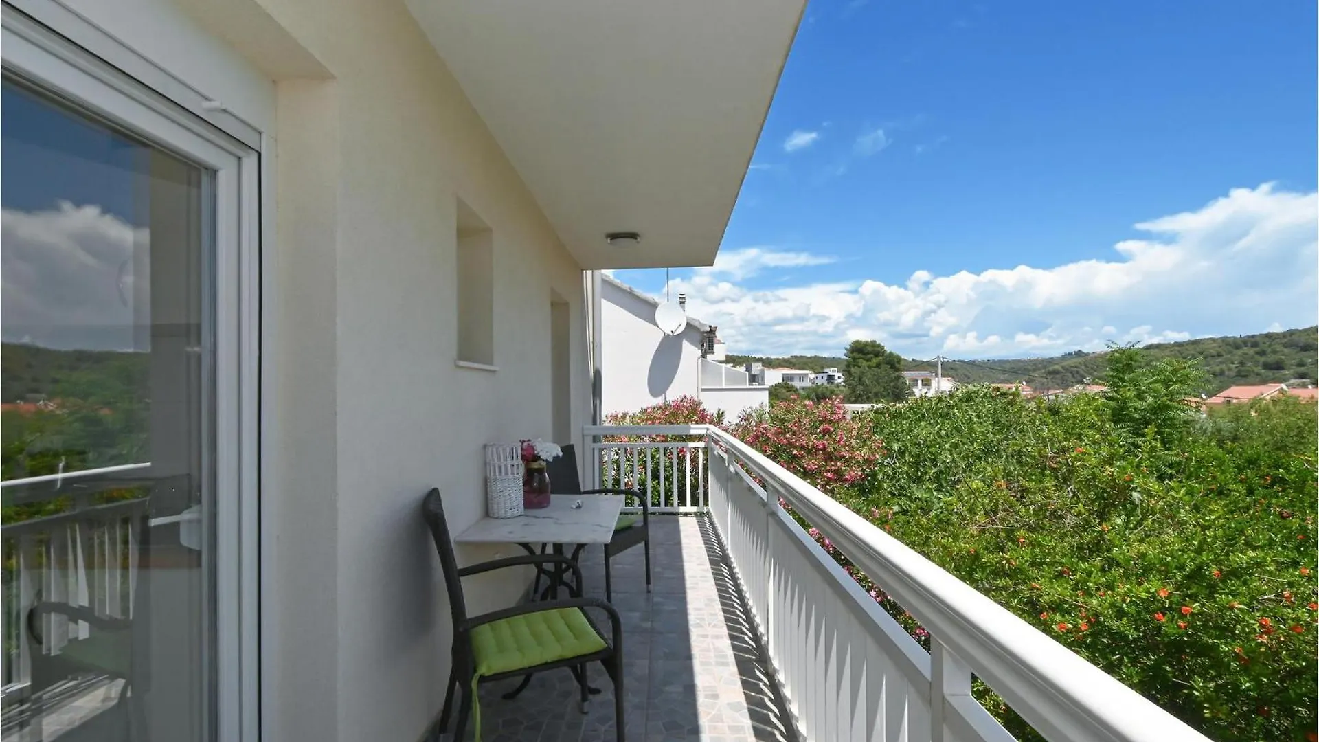 Amazing Apartment In Okrug Gornji With Wifi